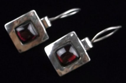 Mint Vintage Israel Sterling Silver Garnet Earrings