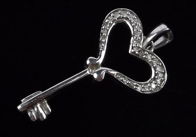 New Vint Jane Seymour Sterling Silver Diamond Key Pendant