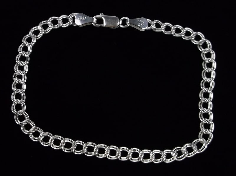 New Vintage Italian Sterling Silver Chain Bracelet 8": Solid Sterling Silver Guaranteed, in Brand New Never Worn Condition.