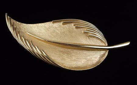 New Vintage 1960s Crown Trifari Brooch