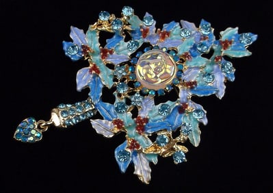 Mint Enameled Rhinestone Cameo Christmas Tree Brooch