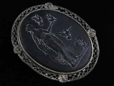 Stunning Antique 1950s Lady With Birds Cameo Brooch