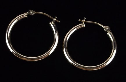 Mint Vintage 10kt Gold Hoop Earrings