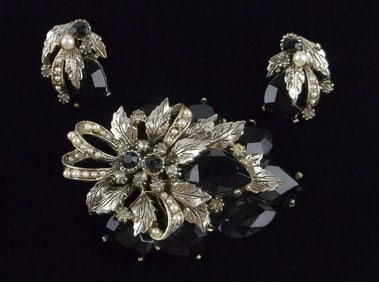 Mint Vintage 1960s ART Rhinestone Brooch Earrings Set