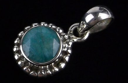 New Bali Sterling Silver 1ct Emerald Pendant