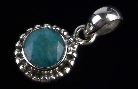 New Bali Sterling Silver 1ct Emerald Pendant: Solid Sterling Silver Guaranteed, in Brand New Never Worn Condition.