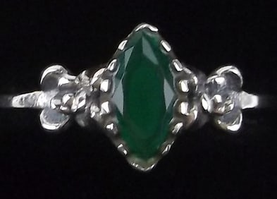 New Sterling Silver Green Chalcedony Ring  7