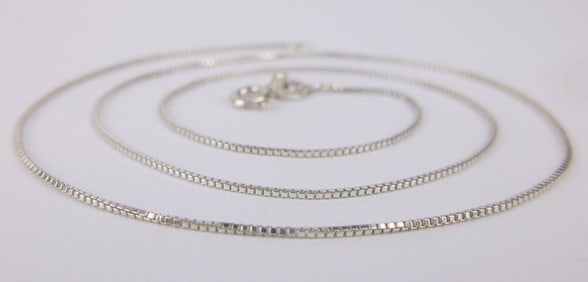 Mint Vintage Sterling Silver Box Chain Necklace 16"