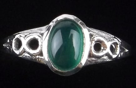New Bali Sterling Silver Green Chalcedony Ring 7.5