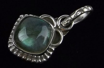 New Bali Sterling Silver Labradorite Pendant