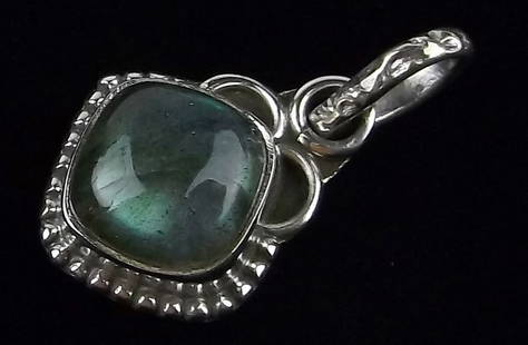 New Bali Sterling Silver Labradorite Pendant: Solid Sterling Silver Guaranteed, in Brand New Never Worn Condition.