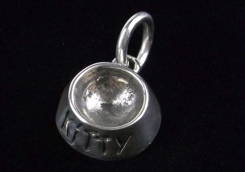 Mint Vintage Sterling Silver Cat Kitty Food Bowl Pendant (1 of 2)