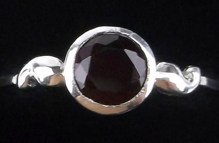 New Sterling Silver Garnet Ring 6.5