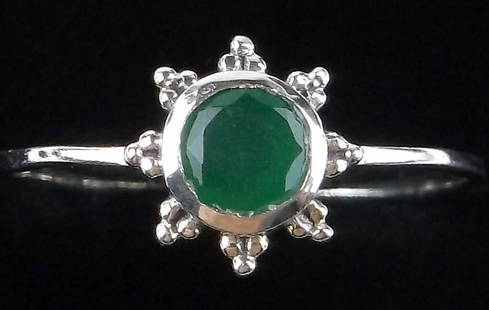 New Sterling Silver Green Chalcedony Sun Ring 8: Solid Sterling Silver Guaranteed, in Brand New Never Worn Condition.