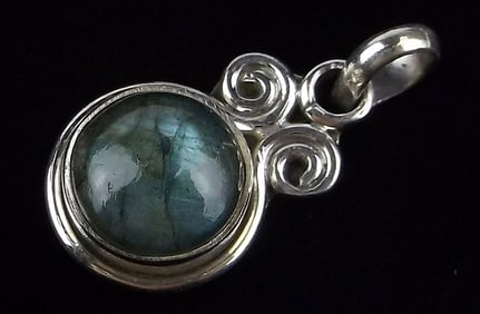 New Bali Sterling Silver Labradorite Pendant