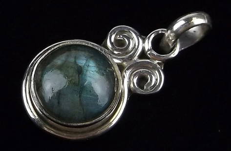 New Bali Sterling Silver Labradorite Pendant: Solid Sterling Silver Guaranteed, in Brand New Never Worn Condition.