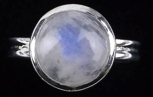 New Sterling Silver 4ct Moonstone Ring 8: Solid Sterling Silver Guaranteed, in Brand New Never Worn Condition.