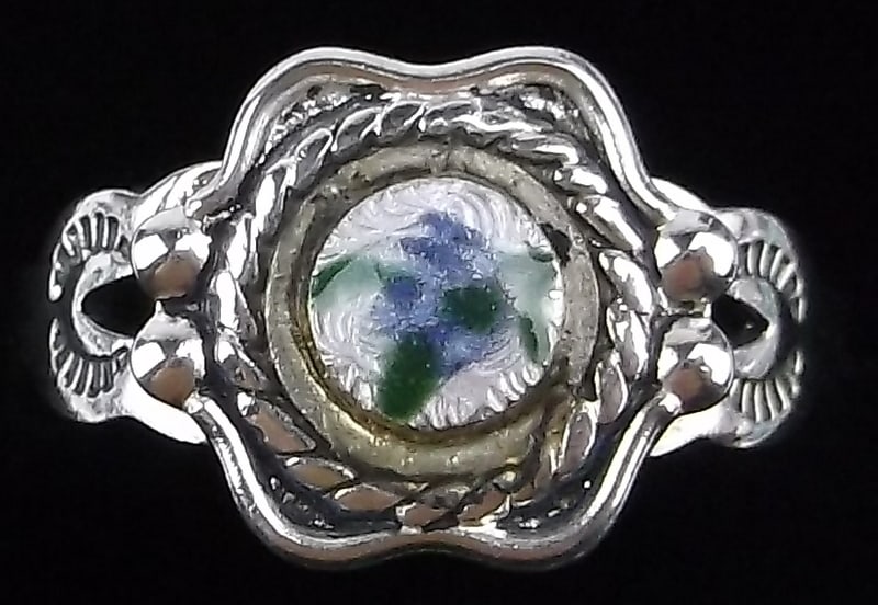 New Antique 1950s Navajo Sterling Silver Guilloche Ring 6: v A Brand New Never Worn Antique from the 1950s Navajo Hand Made Sterling Silver Guilloche Flower Ring in the size listed in the title. There were several companies like Bell Trading and other that wo