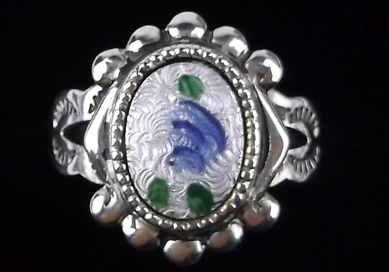 New Antique 1950s Navajo Sterling Silver Guilloche Ring 4.25: v A Brand New Never Worn Antique from the 1950s Navajo Hand Made Sterling Silver Guilloche Flower Ring in the size listed in the title. There were several companies like Bell Trading and other that wo