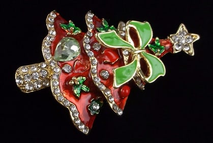 Mint Enameled Rhinestone Christmas Tree Brooch