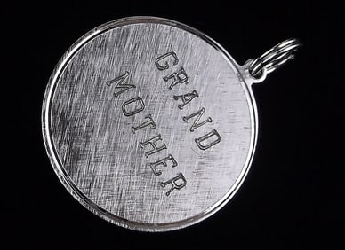 Gorgeous Vint 1970s Sterling Silver Grandmother Pendant