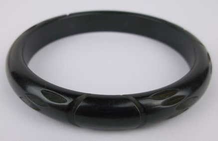 Mint Vintage 1940s Carved Bakelite Bangle Bracelet 8"