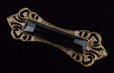 New Vintage 1928 Brand Rhinestone Lucite Brooch