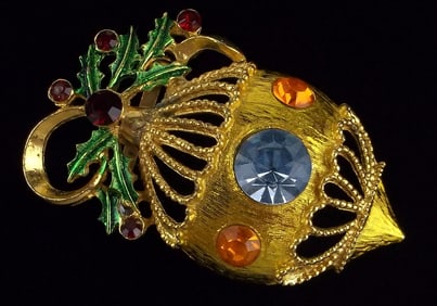 Mint Vint 1960s Enameled Rhinestone Christmas Brooch