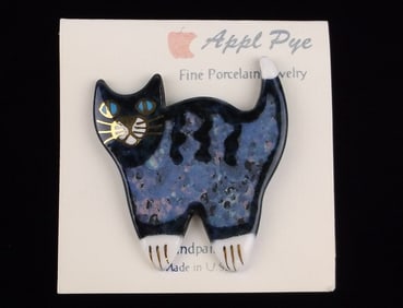 New Vintage Appl Pye Hand Painted Porcelain Cat Brooch