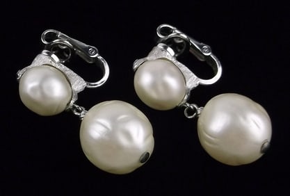 Mint Antique 1950s Crown Trifari Celluloid Drop Earrings