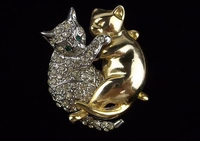 Mint Vintage Two Cats Rhinestone Brooch