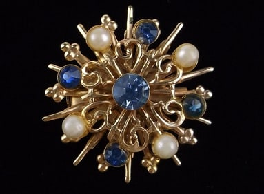 Mint Vintage 1950s Rhinestone Snowflake Brooch