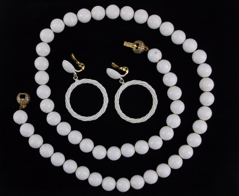 Stunning Vintage 1960s Monet Necklace Earrings Set 25" (1 of 3)