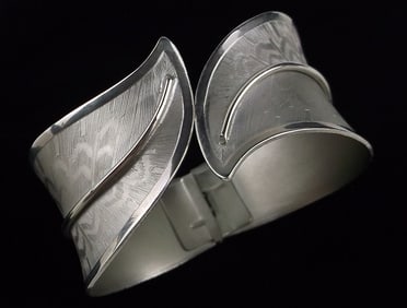 New Vintage 1950s Clamper Bracelet
