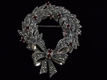 New Thick Sterling Silver Garnet Christmas Wreath Brooch Signed
