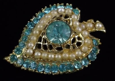 Stunning Vintage 1950s Rhinestone Heart Brooch