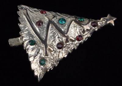 Stunning Vintage Rhinestone Christmas Tree Brooch