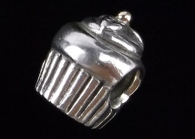 Mind Pandora Sterling Silver 18k Cupcake Charm Bead