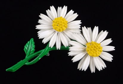 Stunning Vintage 1960s Enameled Daisy Brooch