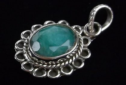 New Bali Sterling Silver 2.5ct Emerald Pendant