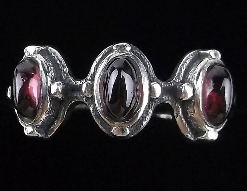 New Thick Sterling Silver Garnet Ring 8 (1 of 2)