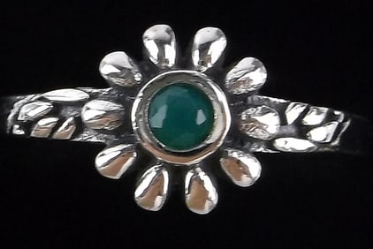 New Bali Sterling Silver Emerald Flower Ring 8