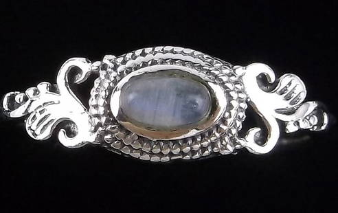 New Bali Sterling Silver Moonstone Ring 9: Solid Sterling Silver Guaranteed, in Brand New Never Worn Condition.