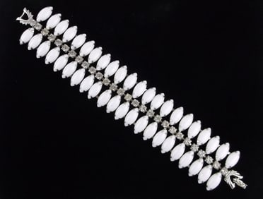 Stunning Vintage 1950s Wide Rhinestone Bracelet 7.5"