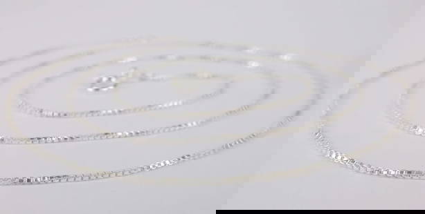 New Vintage Italian Sterling Silver Box Chain Necklace 18": Solid Sterling Silver Guaranteed, in Brand New Never Worn Condition.
