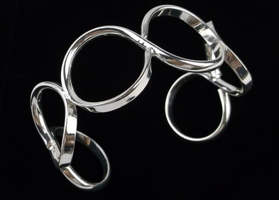 New Vintage Infinity Loop Cuff Bracelet 7-8"