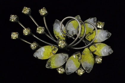 Stunning Vintage 1960s Rhinestone Brooch Juliana?