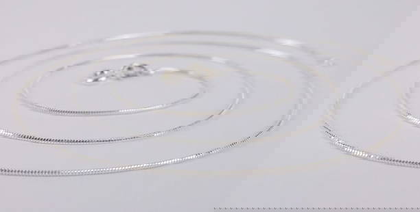 New Vintage Italian Sterling Silver Chain Necklace 20": Solid Sterling Silver Guaranteed, in Brand New Never Worn Condition.