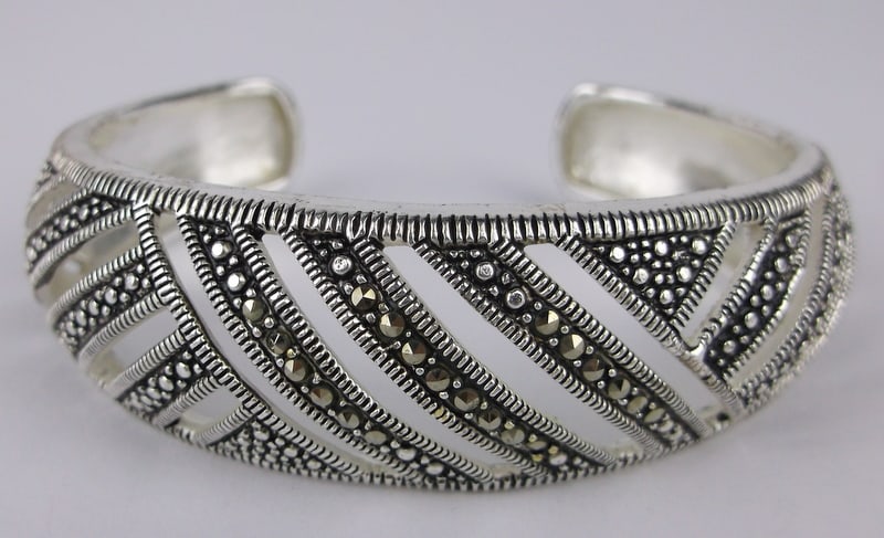 Stunning Vintage Marcasite Cuff Bracelet 7-8" (1 of 3)