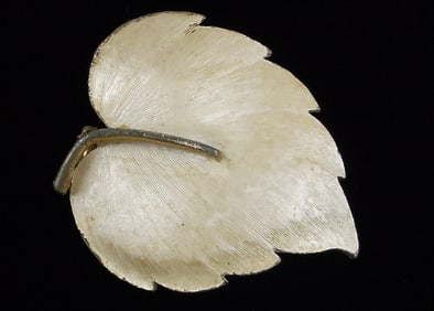 Mint Vint 1960s Lind Gal Enameled Leaf Brooch